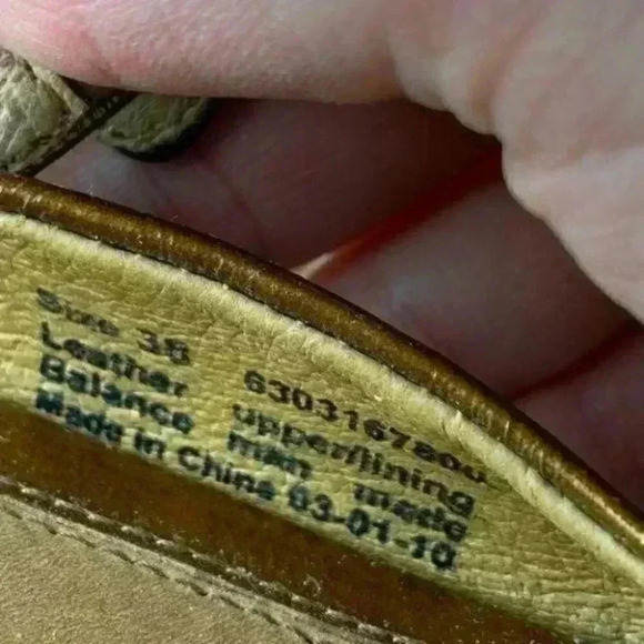 Dansko sandals size 38 7.5-8 patent leather mules - Picture 8 of 9